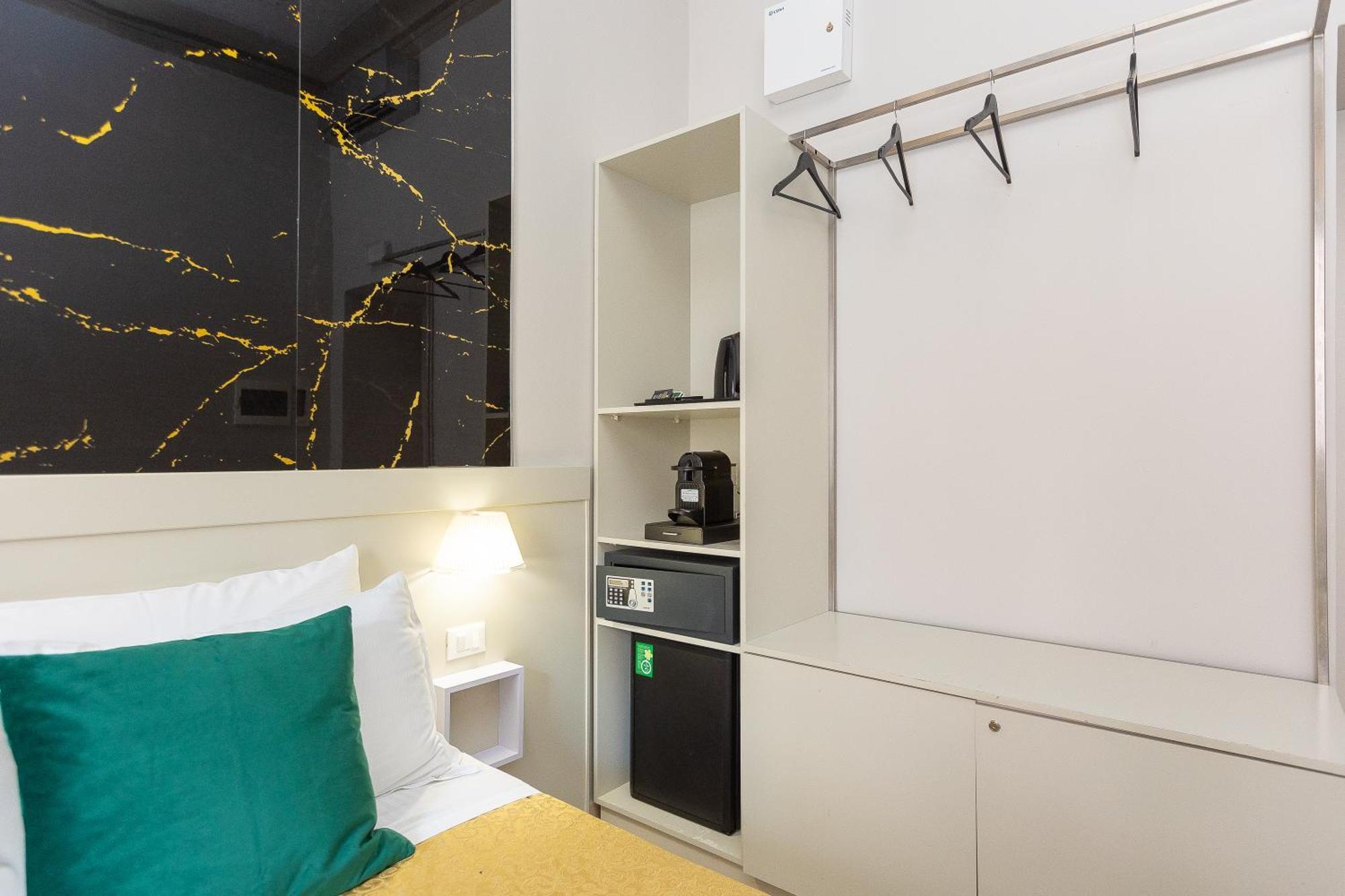 Iron Cityaus Termini Rome Extérieur photo